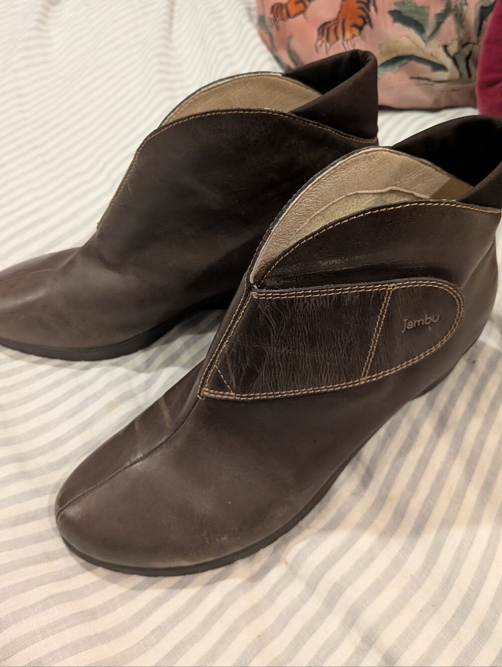 Jambu Women's Dark Brown Leather Chukka Booties - Size 11